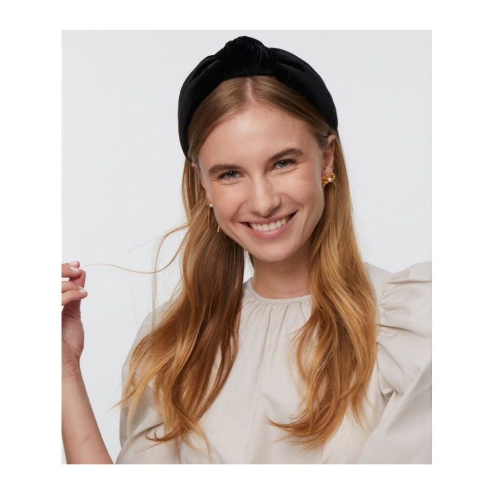 Lele Sadoughi Jet Black Velvet Headband